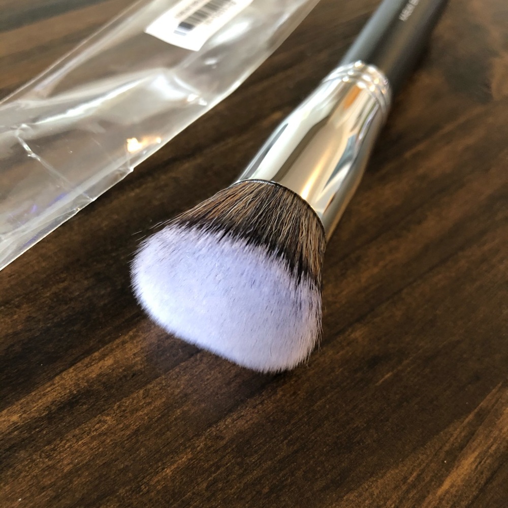 Younique Kabuki Brush New
